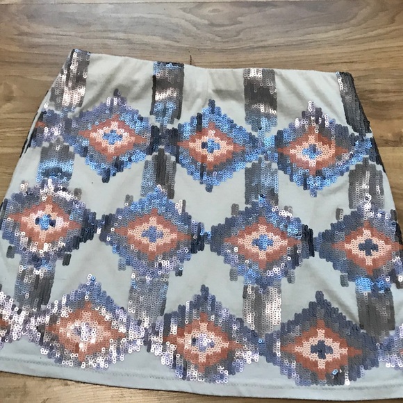 Women’s Off-White Love Marks Pink & Silver Sequin Stretch Mini Skirt - Picture 4 of 5